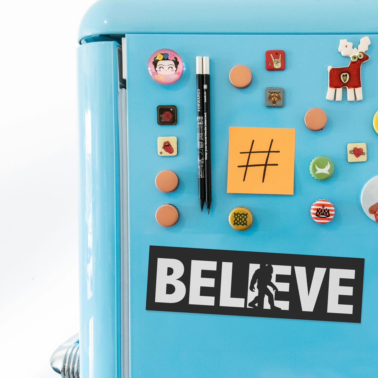 Believe_Magnet_BumperMagnet_Fridge_H_AS_Mockup.png